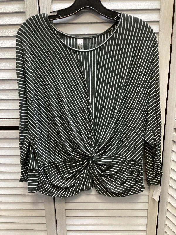 women's tops for those who want to wear pieces that are both functional and fashionableTop Long Sleeve By Perseption Concept In Green, Size: Xl