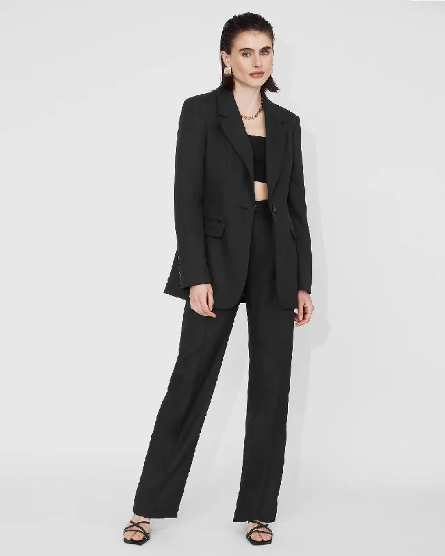 women's coats for fashion-conscious professionalsLEL Loves Chiara Blazer