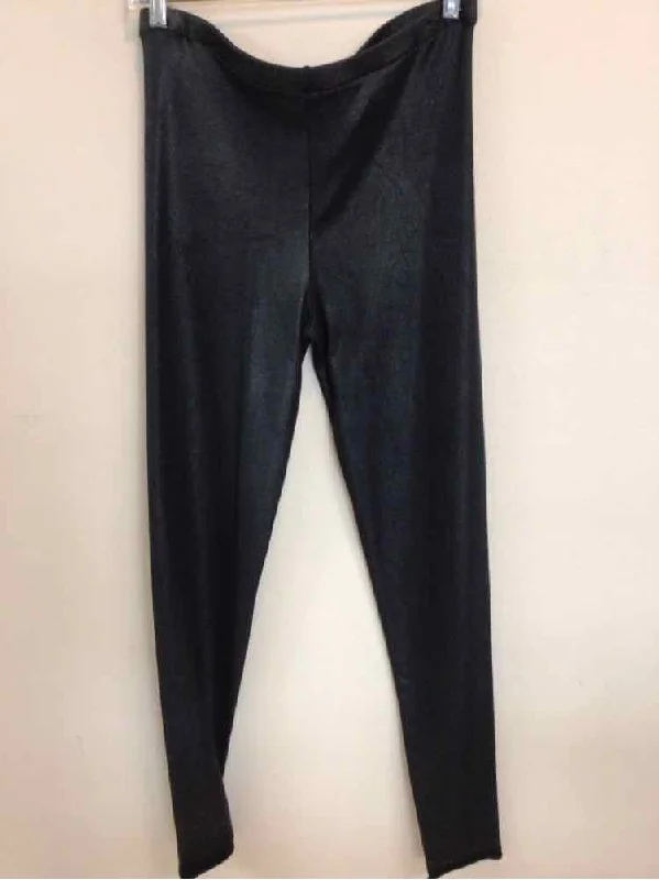 women's hot pantsSARAH PACINI SIZE 2 Ladies PANTS